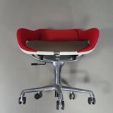 Coalesse SW_1 conference chair Scott Wilson / Steelcase