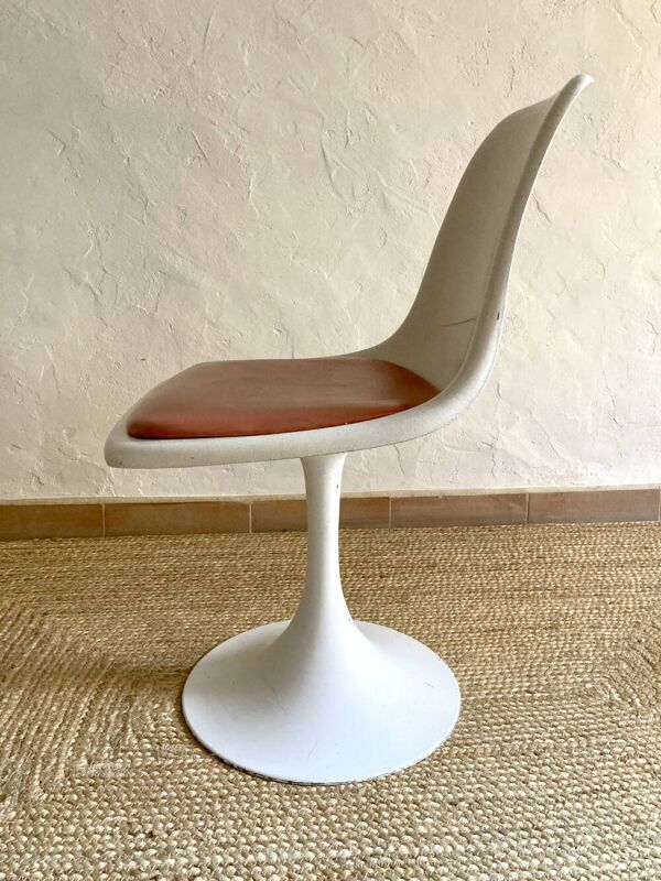 Chaise pied tulipe, années 1960