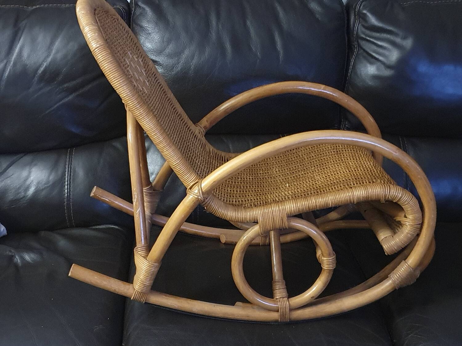 Children's rocking chair in rattan and wicker