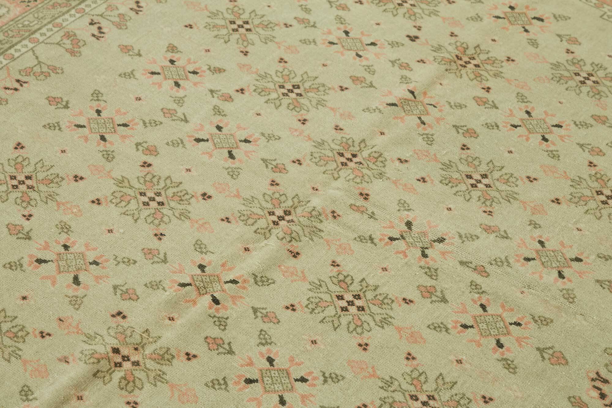 Turkish Vintage Anatolian Rug 180 cm x 258 cm