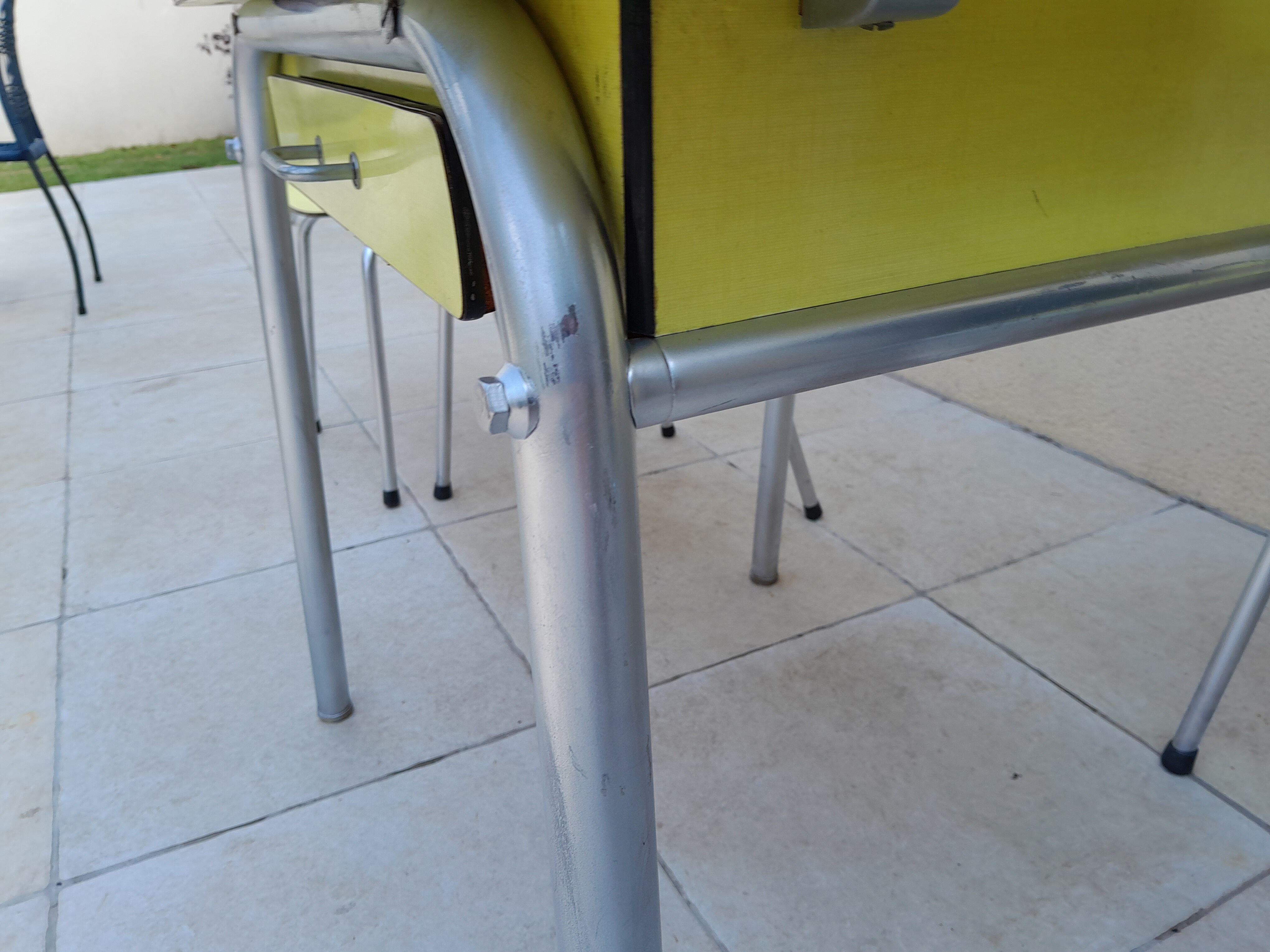 Table and 4 chairs in vintage yellow formica efji
