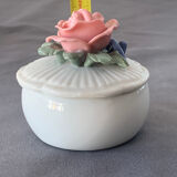 Boîte à bijoux avec une rose