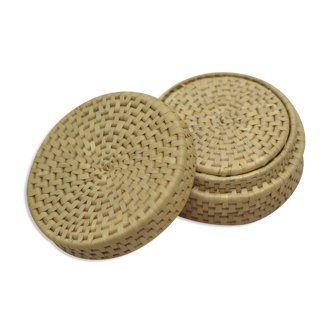 Set of 6 wicker coasters with their storage box