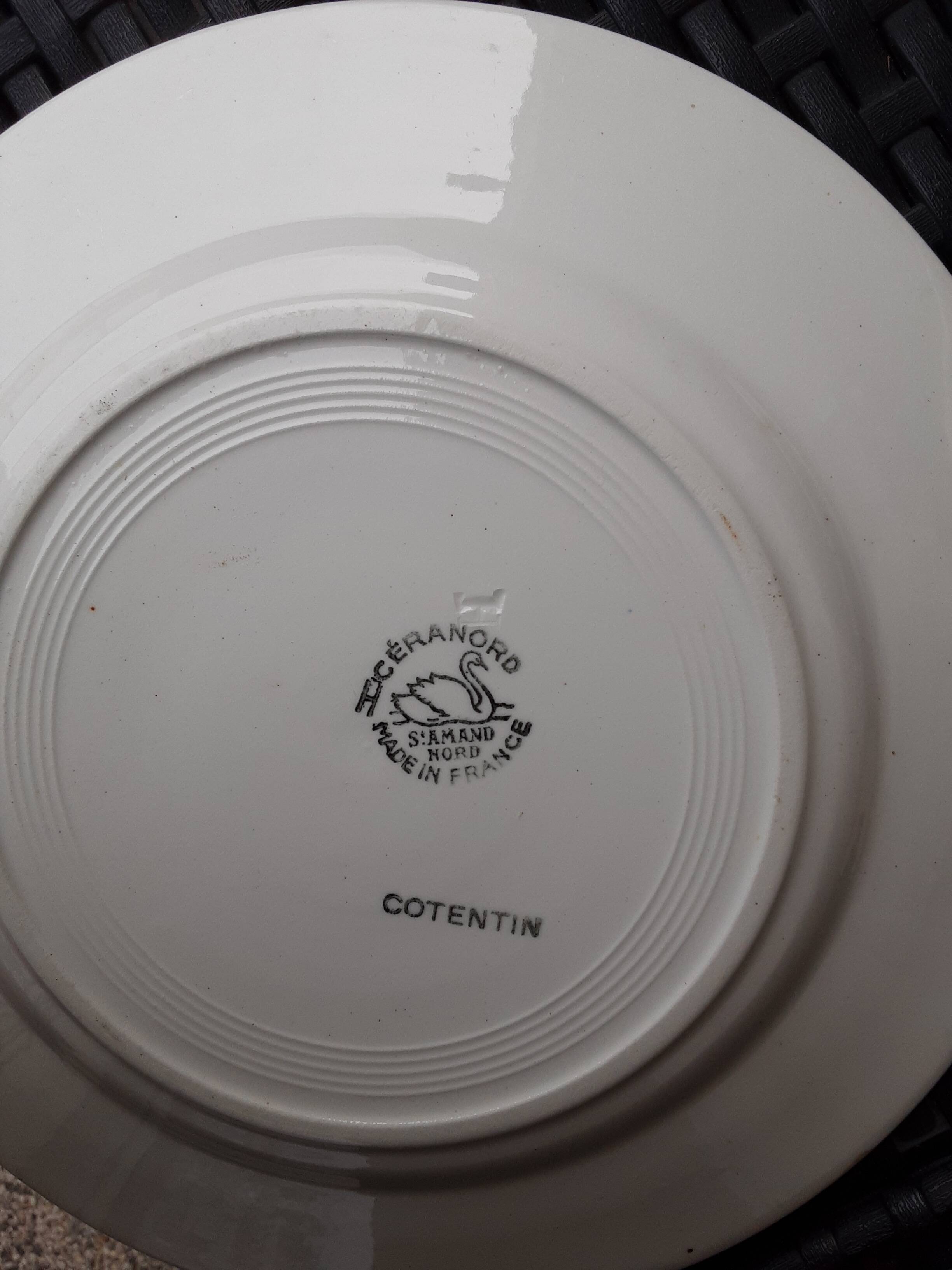 4 vintage flat plates, 22 cm, from St Amand Ceranor, Cotentin pattern