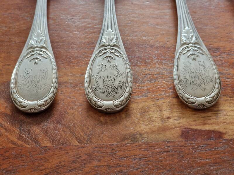 Christofle - Set of 11 dessert spoons in the Trianon model made of metal.