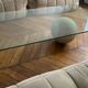 Table basse vintage design italien verre courbé et travertin