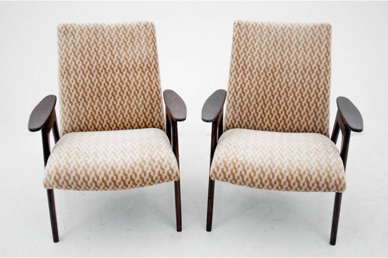 A pair of beige vintage armchairs, Jaroslav Šmídek for Jitona, Czechoslovakia, 1960s