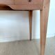 Bureau ancien à double tiroir, pieds gainés, XIXème