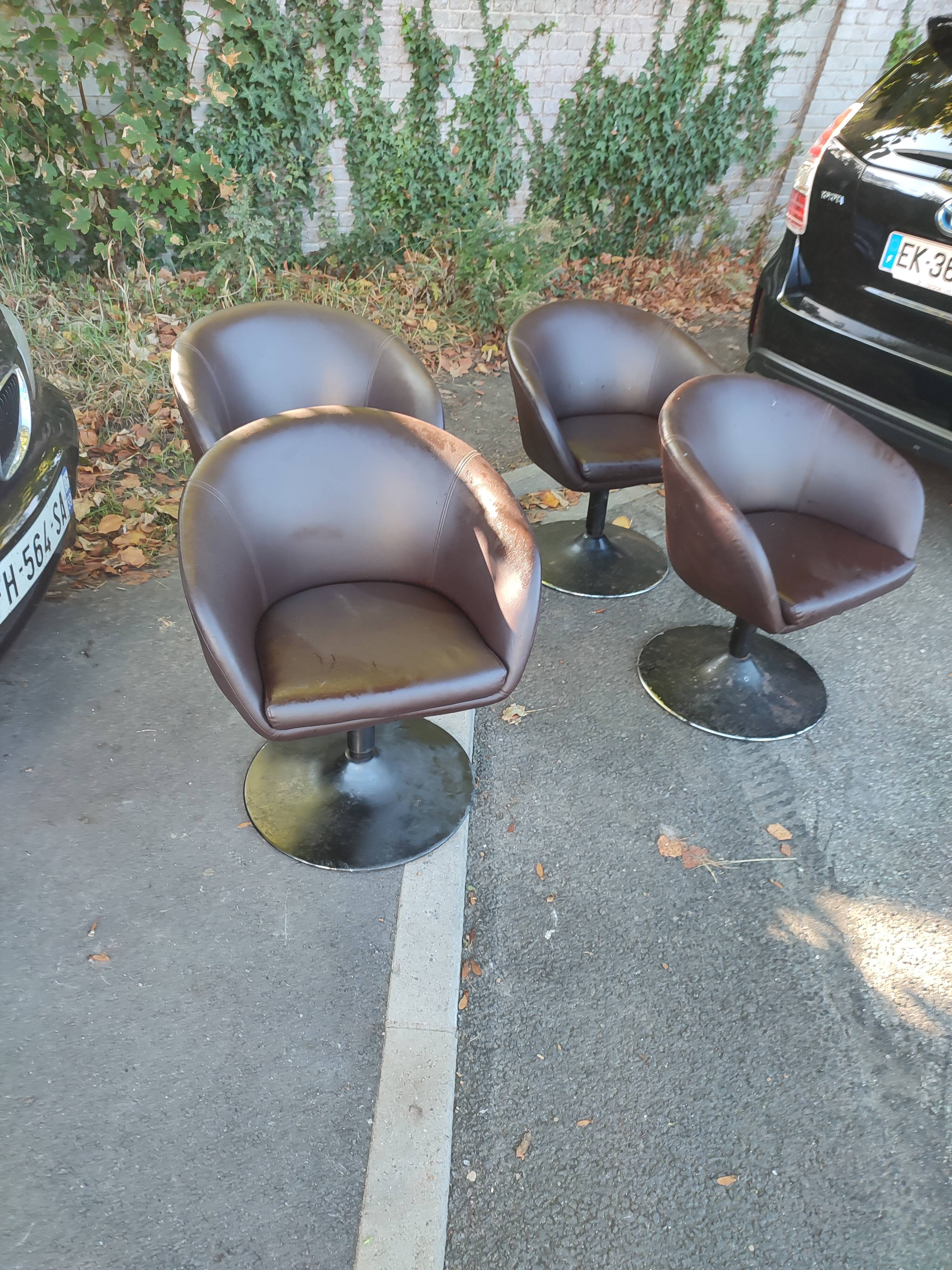 Set of 4 vintage Pierre Guariche chairs