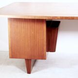 Executive desk model Boomerang standard from De Coene