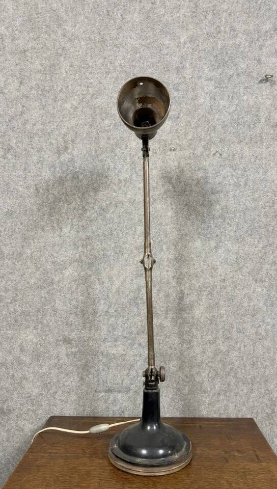 20th Century Industrial Design: Very Large Articulated Arm Lamp
