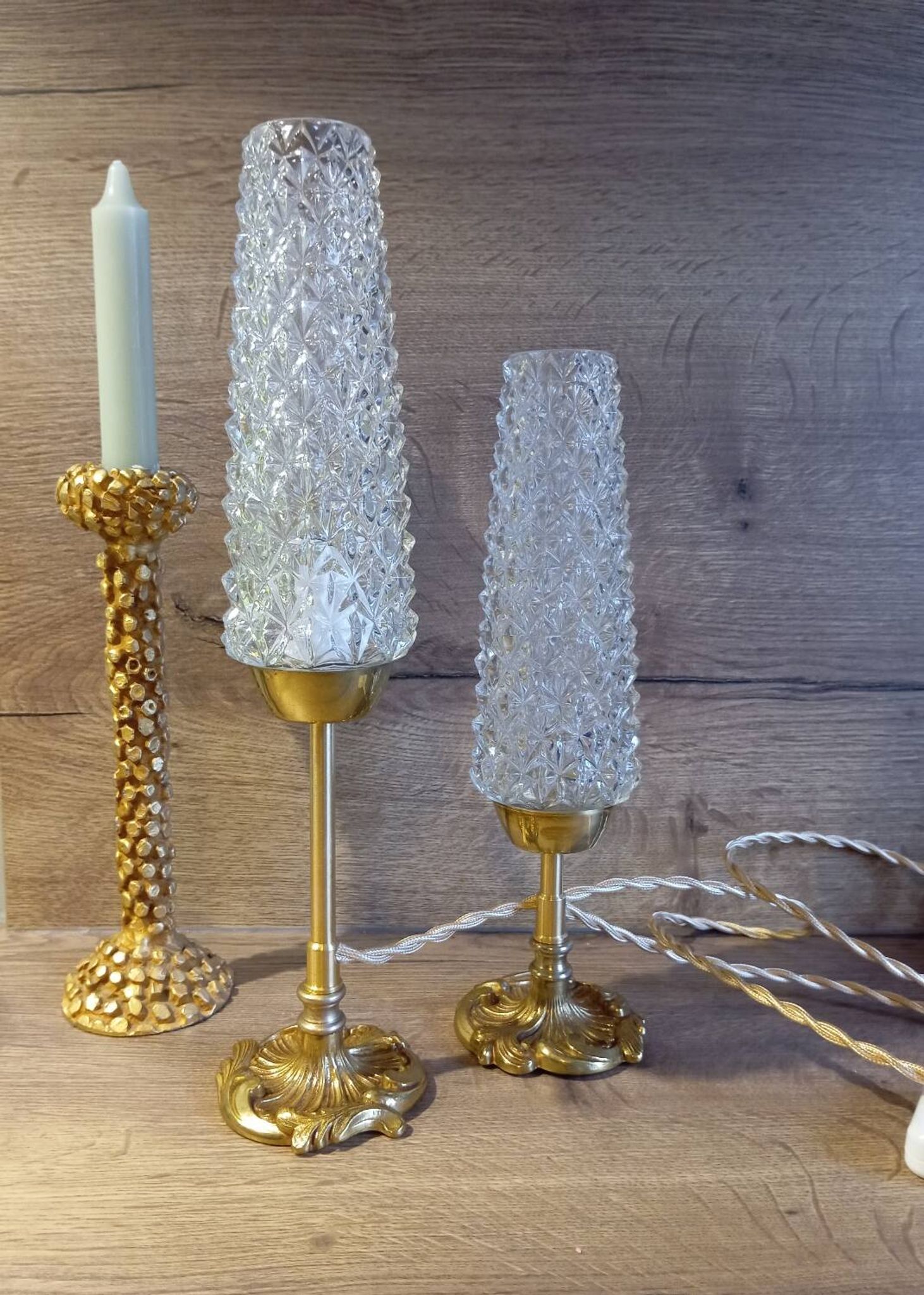 Duo of retro 50's bronze table lamps, diamond-tipped glass tube lampshades