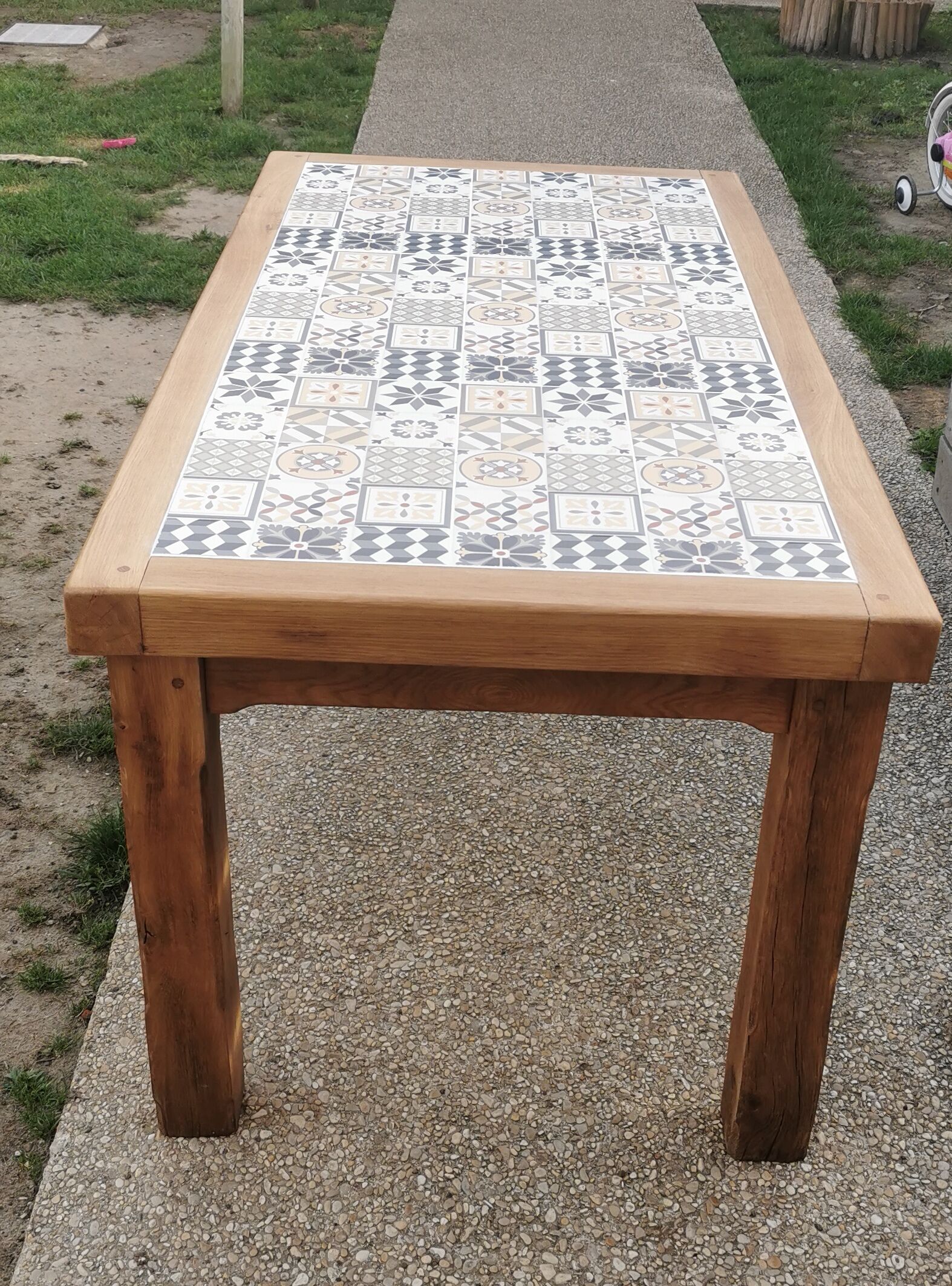 Farmhouse table cement tiles