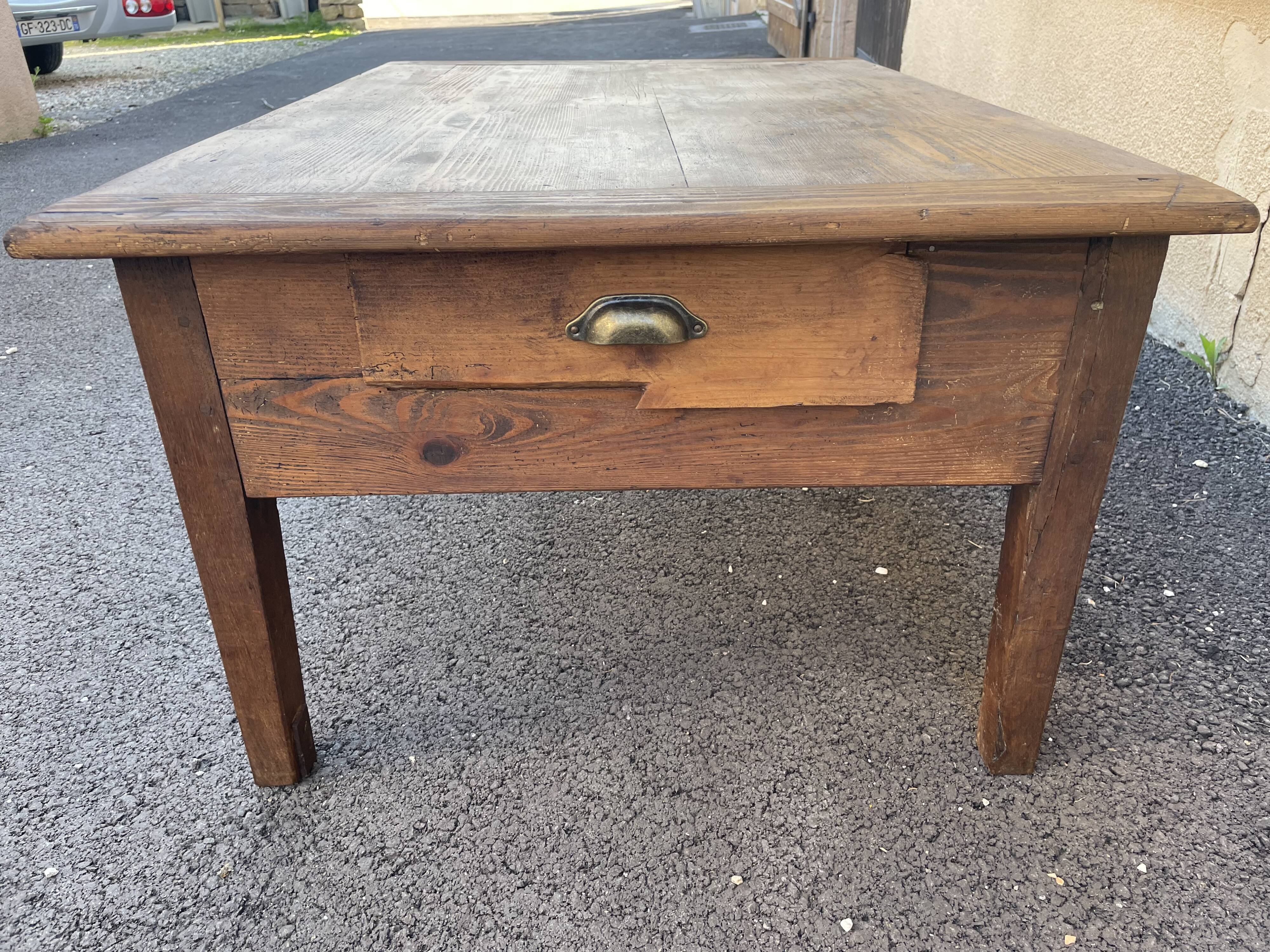 Table basse de ferme