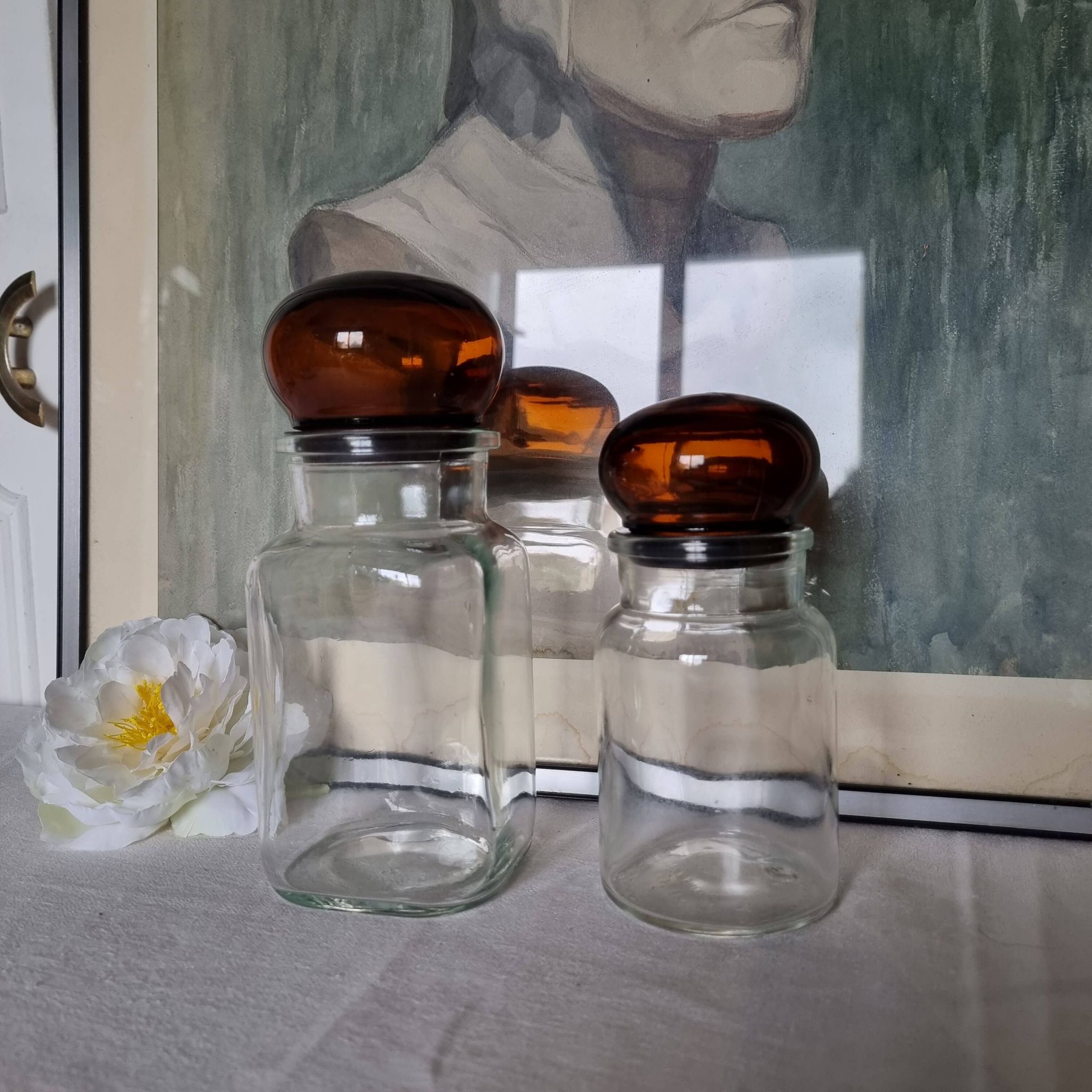 Pair of vintage Belgian glass pharmacy jars from the 1970s, very decorative