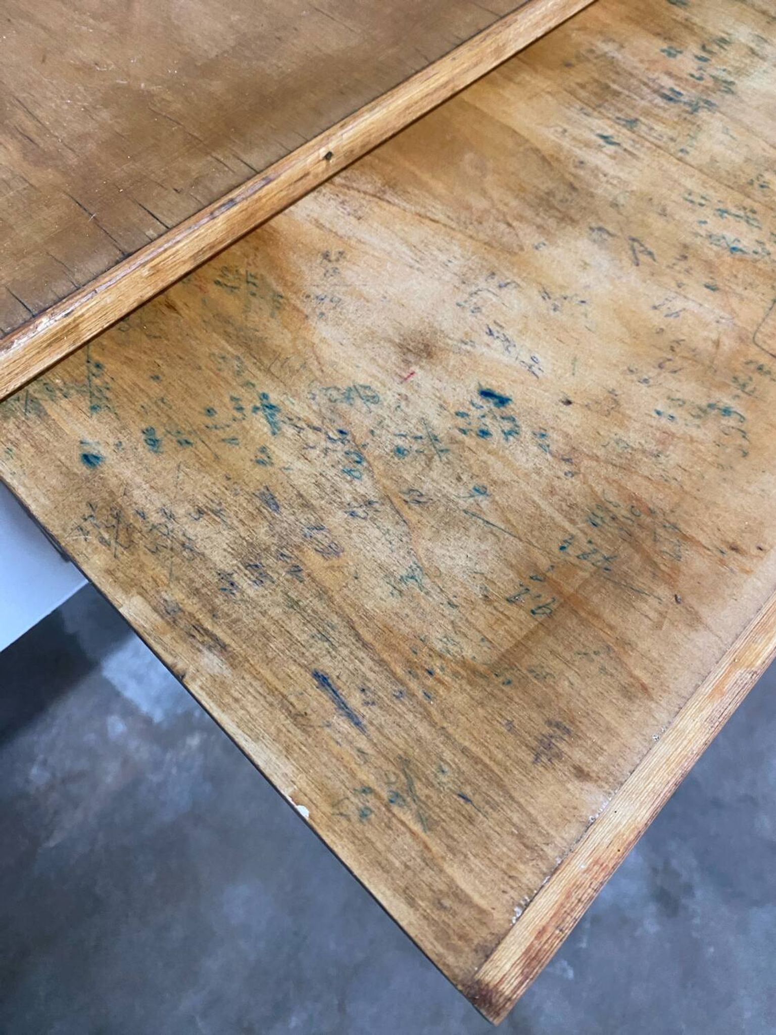 Grande table de couturière