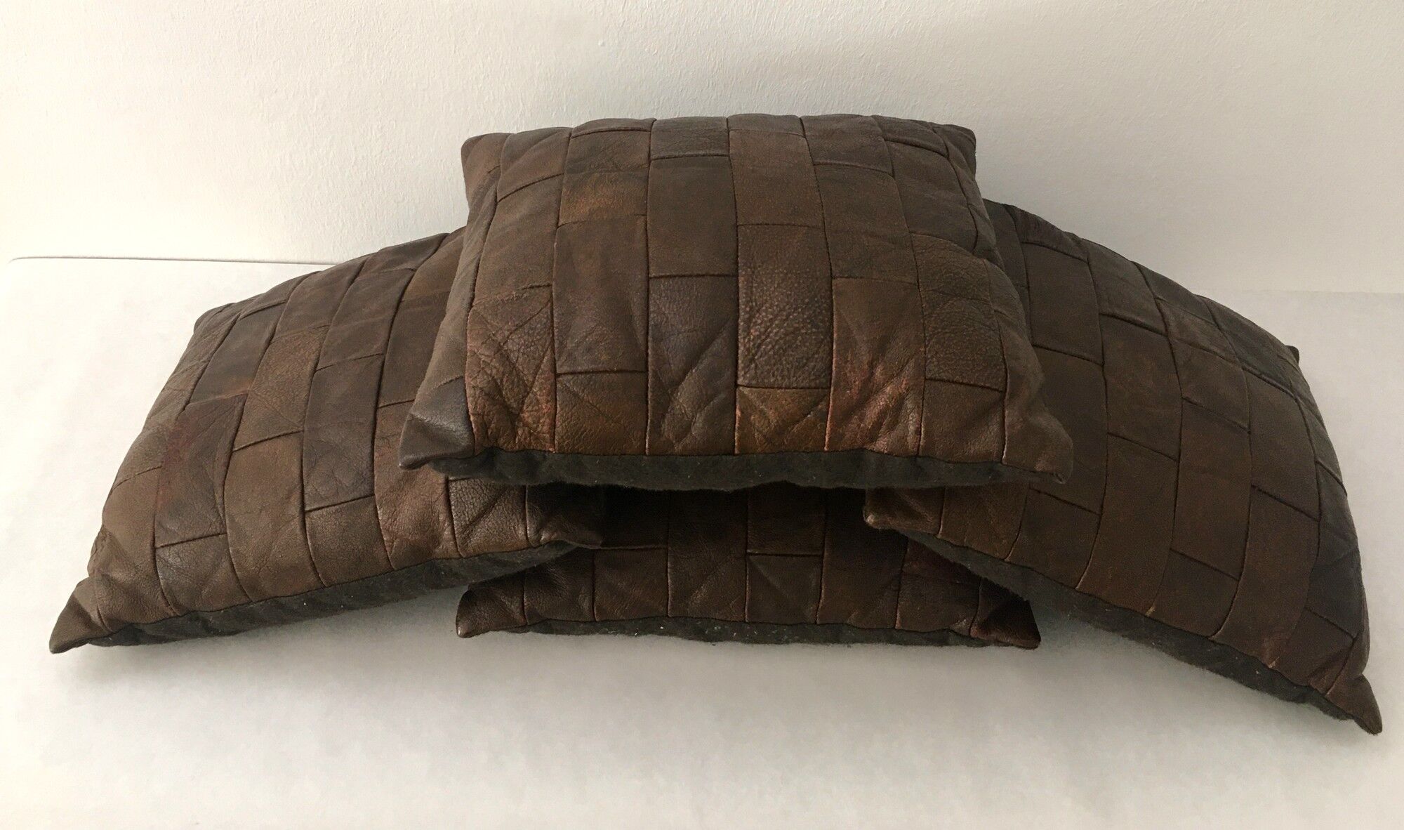 4 coussins en cuir vintage patchwork années 70