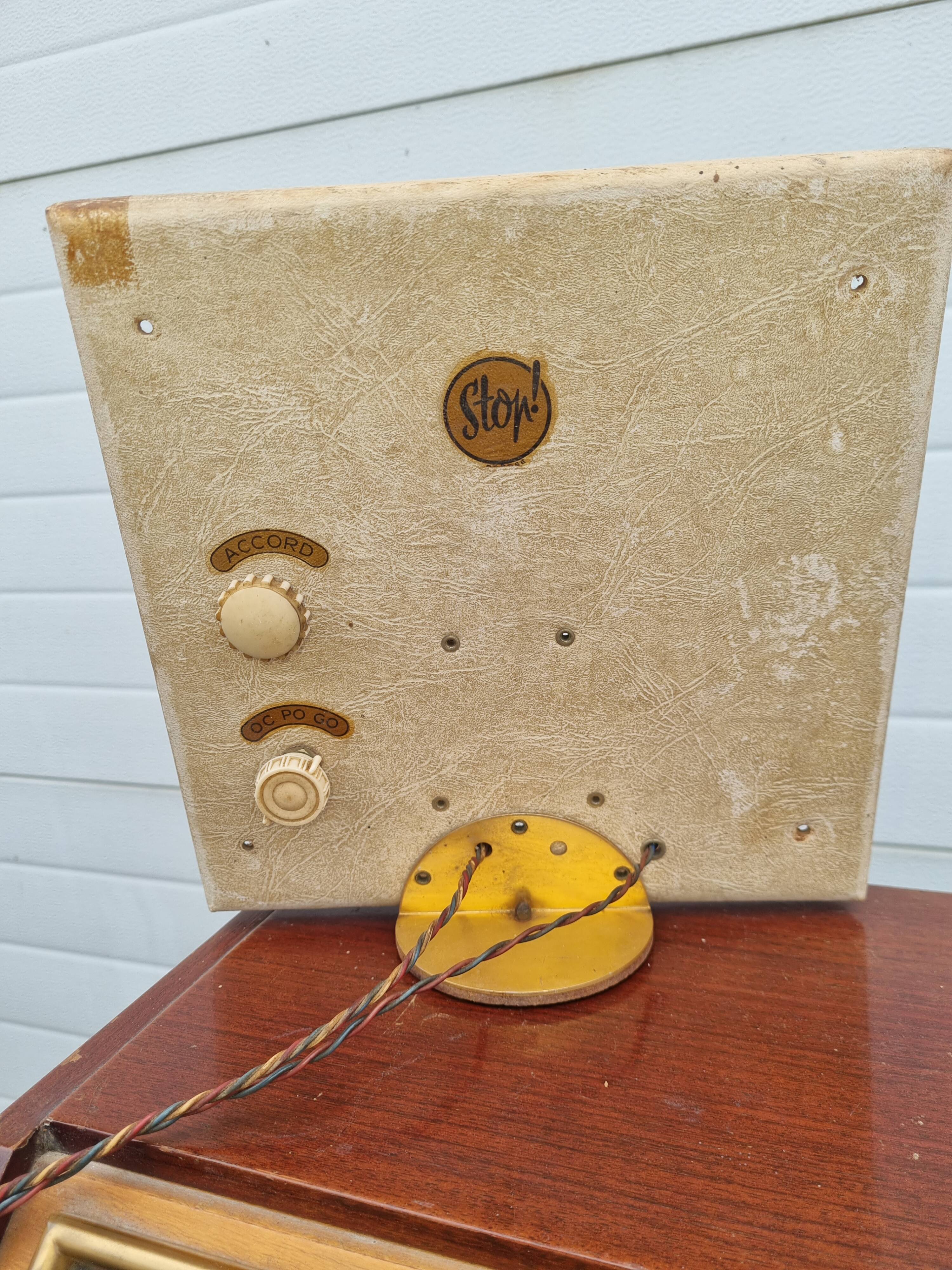 Hi-fi unit the voice of his master from 1940/50