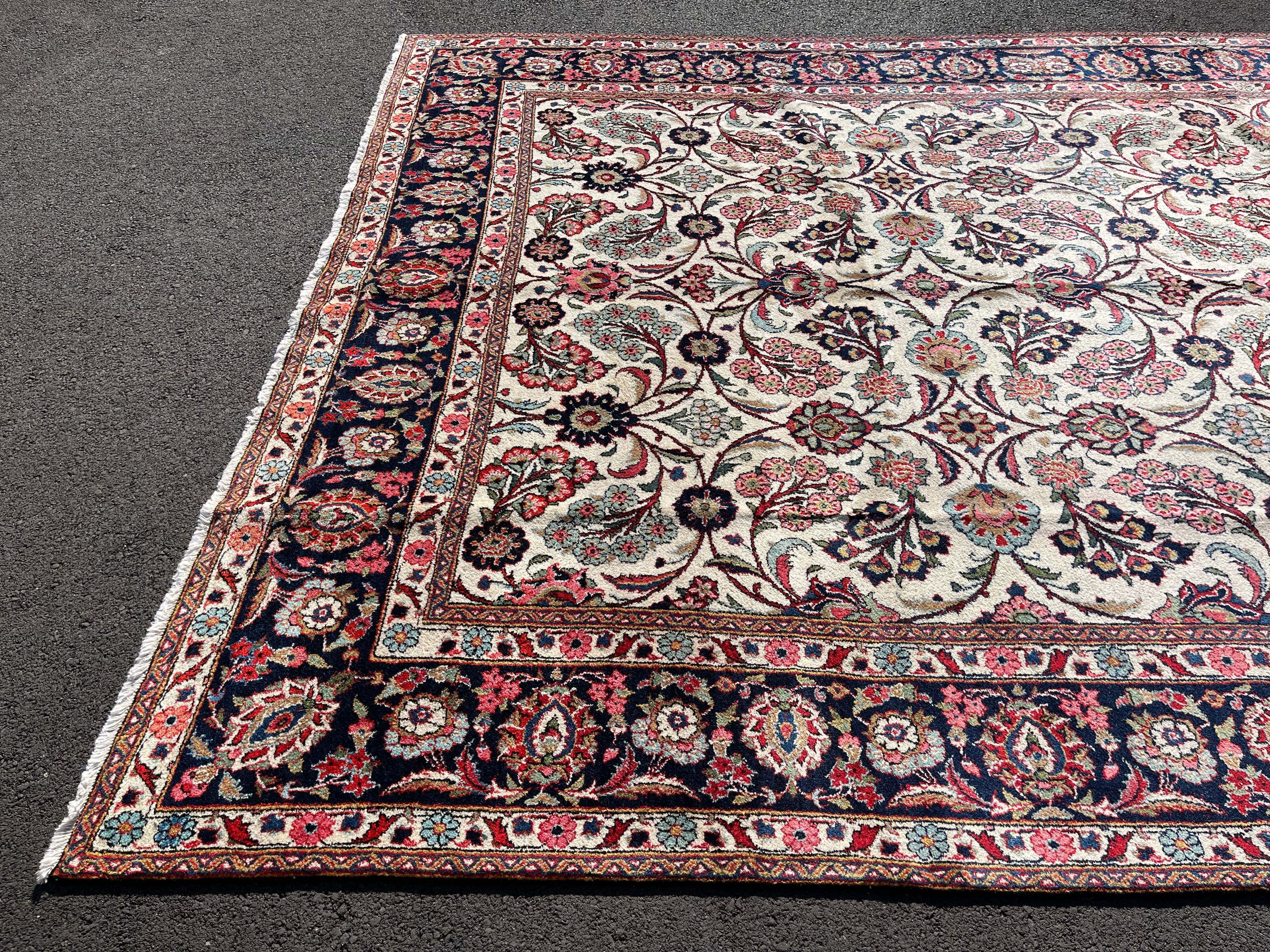 Persian Keshan Rug, Circa 1960. 350x250 cm