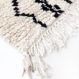 Moroccan Berber rug Azilal ecru and black 2.08x1.33m