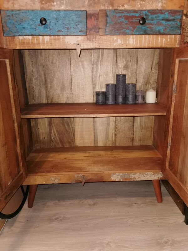 Vaisselier indus scandus en bois exotiques massifs recyclés et poignées fonte