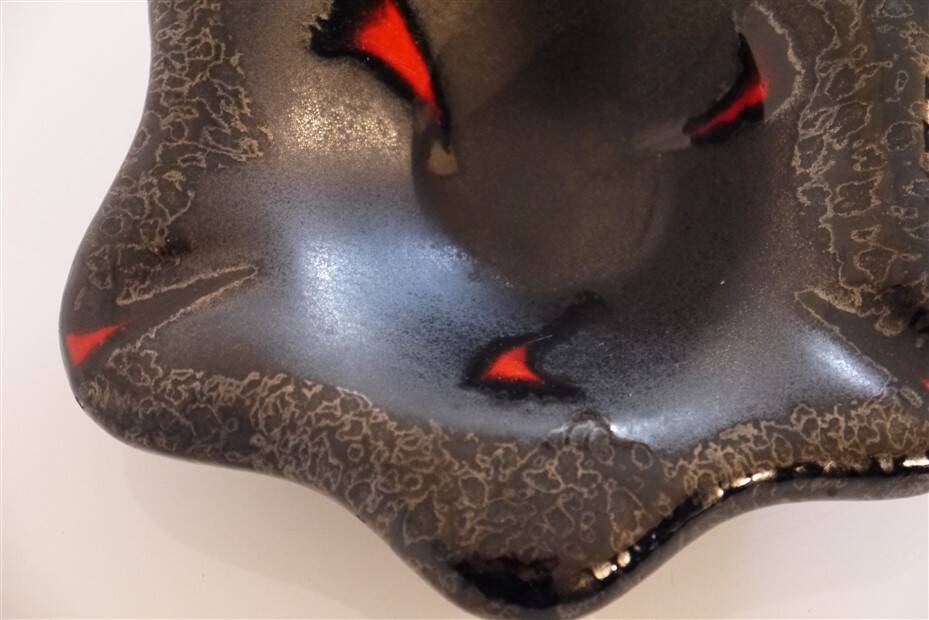 Empty ceramic pocket 1960