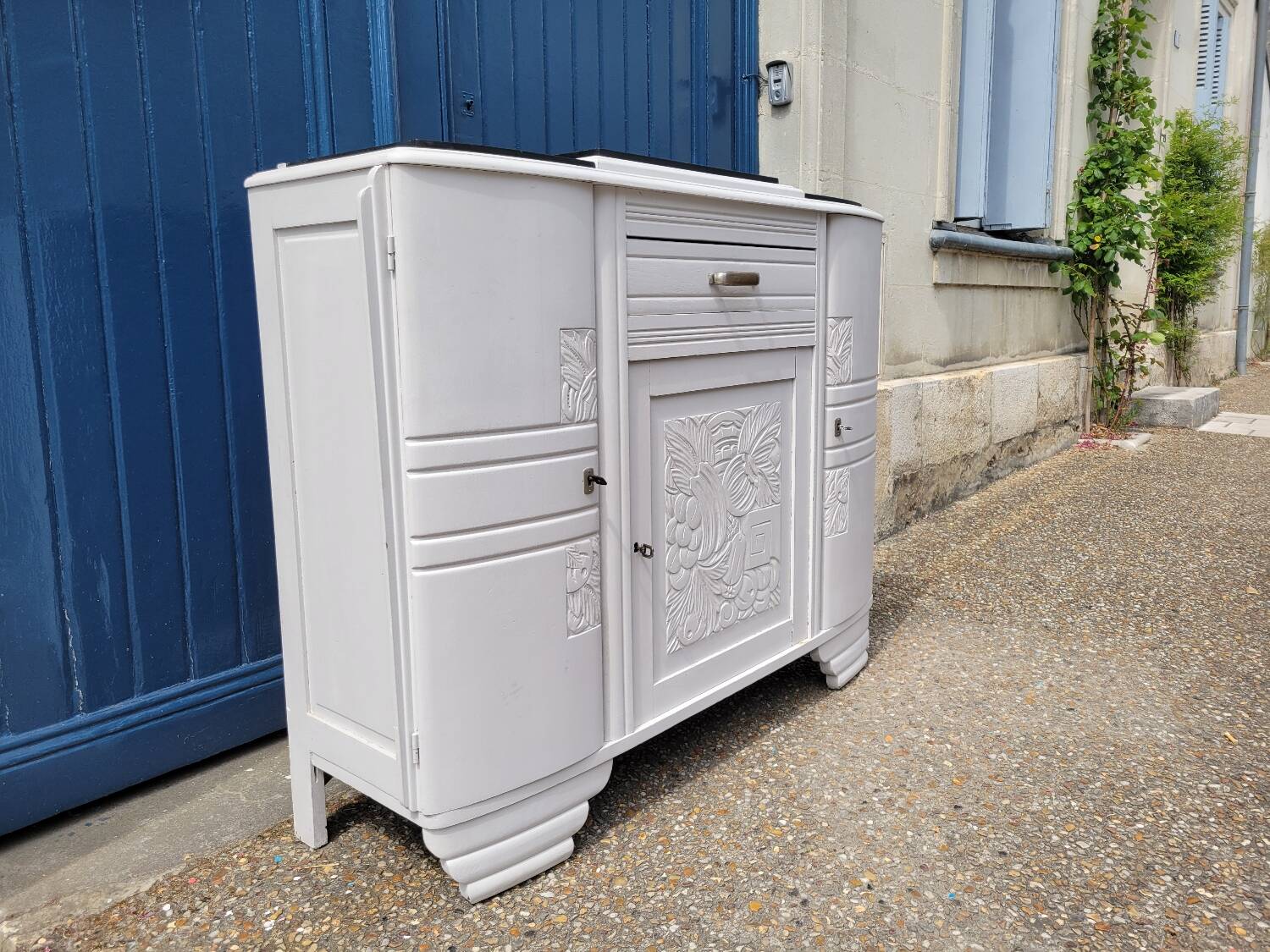1930 Art Deco sideboard with floral motifs and marble top