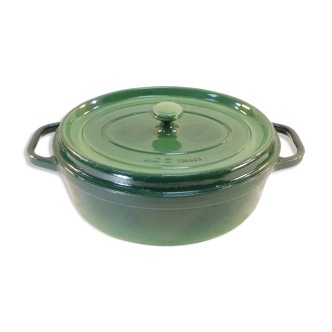 Oval staub green cast iron casserole N29