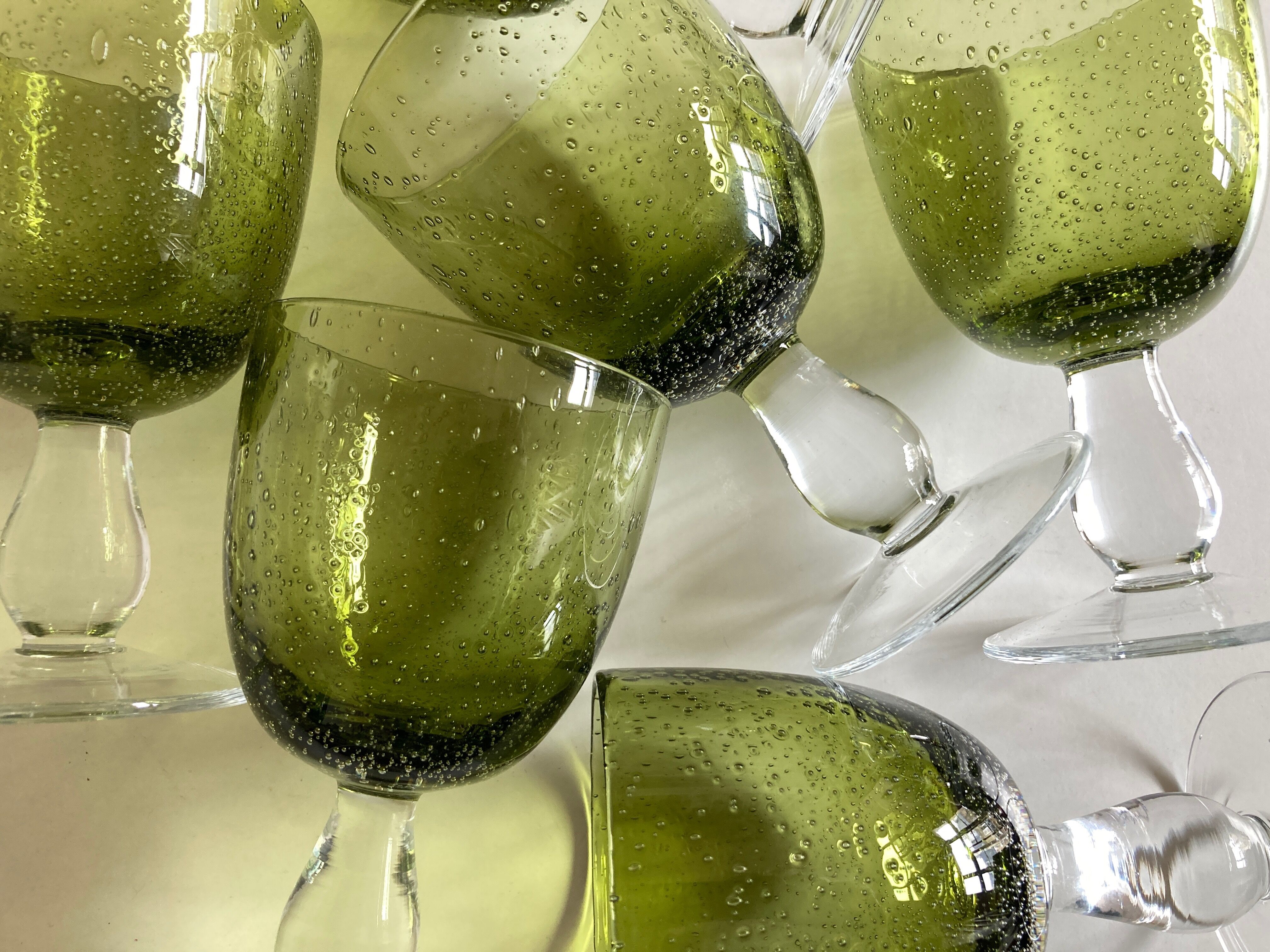 Set de 6 verres 1970 en verre bullé vert