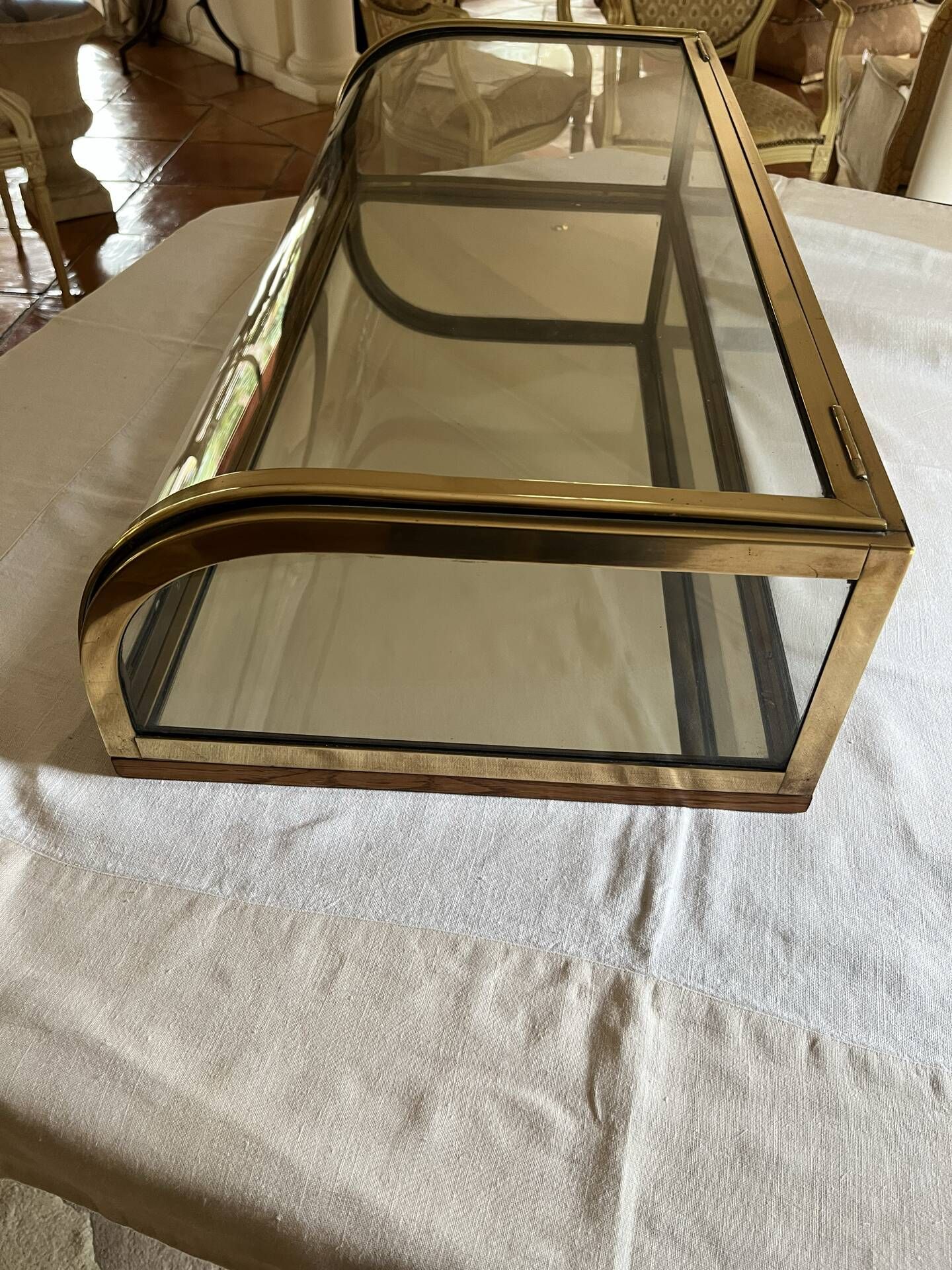 Vitrine bombé de confiseur