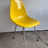 Fiberglass chairs from Ray&Charles Eames for Herman Miller