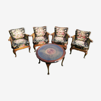 Salon composé de 4 fauteuils et 1 table basse bois et cannage style anglais chippendale vintage