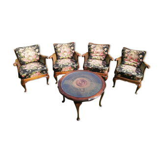 Salon composé de 4 fauteuils et 1 table basse bois et cannage style anglais chippendale vintage
