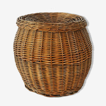 Vintage wicker pan