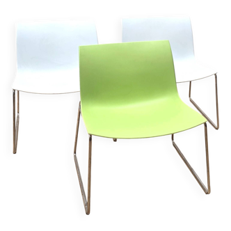 Suite de 3 chaises Catifa 46, Arper