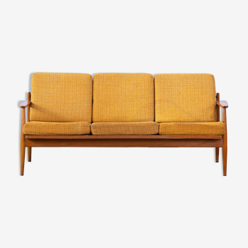 Vintage Scandinavian Sofa – 174.5 cm