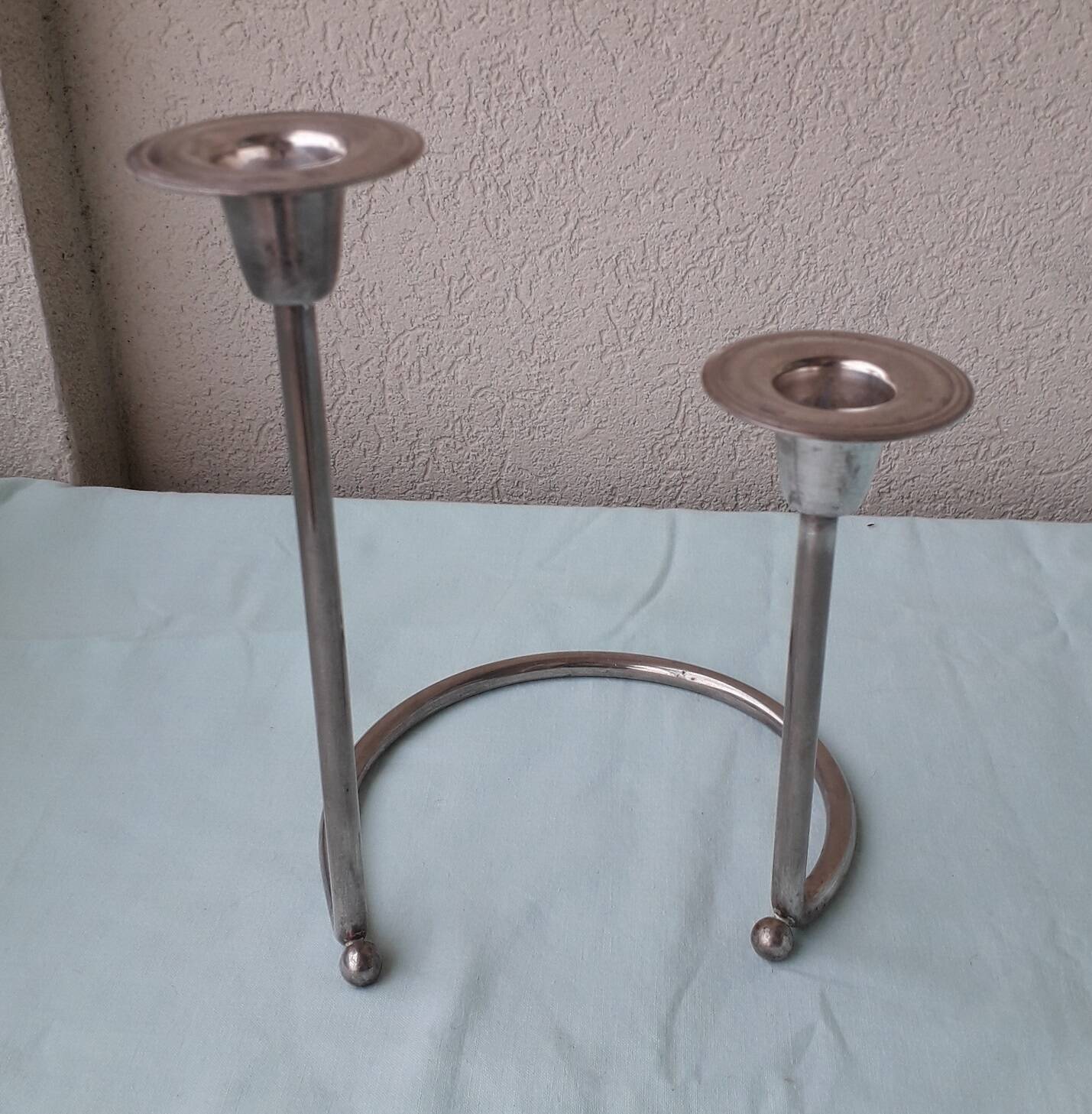 Double candlestick in silver-plated metal
