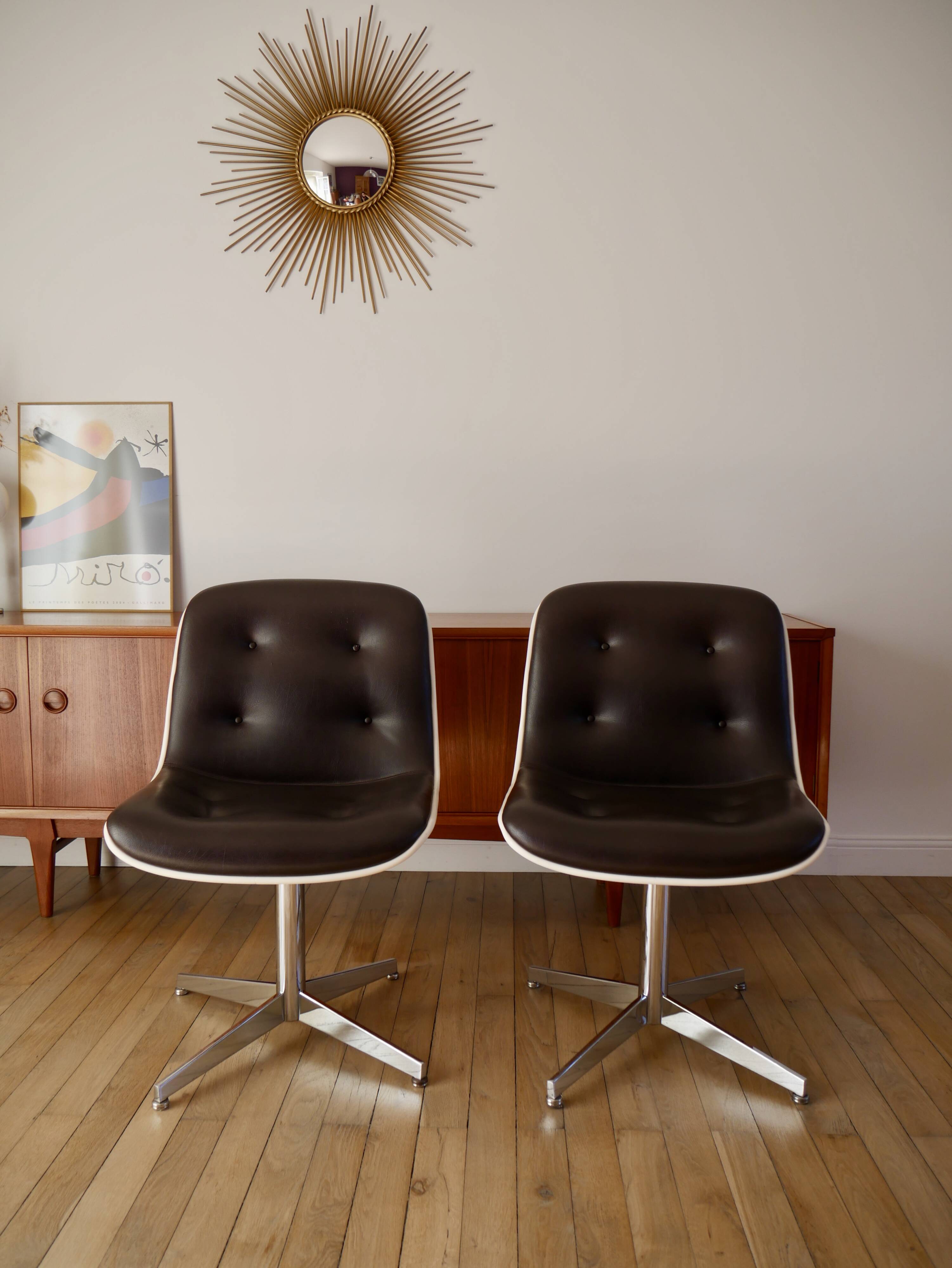 Set of 4 Executive Strafor shell chairs in leather, plastic and chrome 1970s