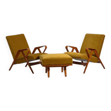 Set of two armchairs and pouf – Mid-century Modern (circa 1950). Three-piece set.