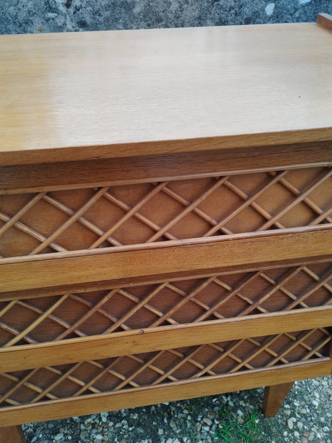 Commode en rotin ancien vintage pieds compas