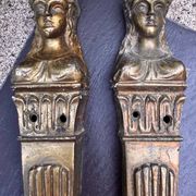 2 ornements pour meuble en bronze Art Nouveau