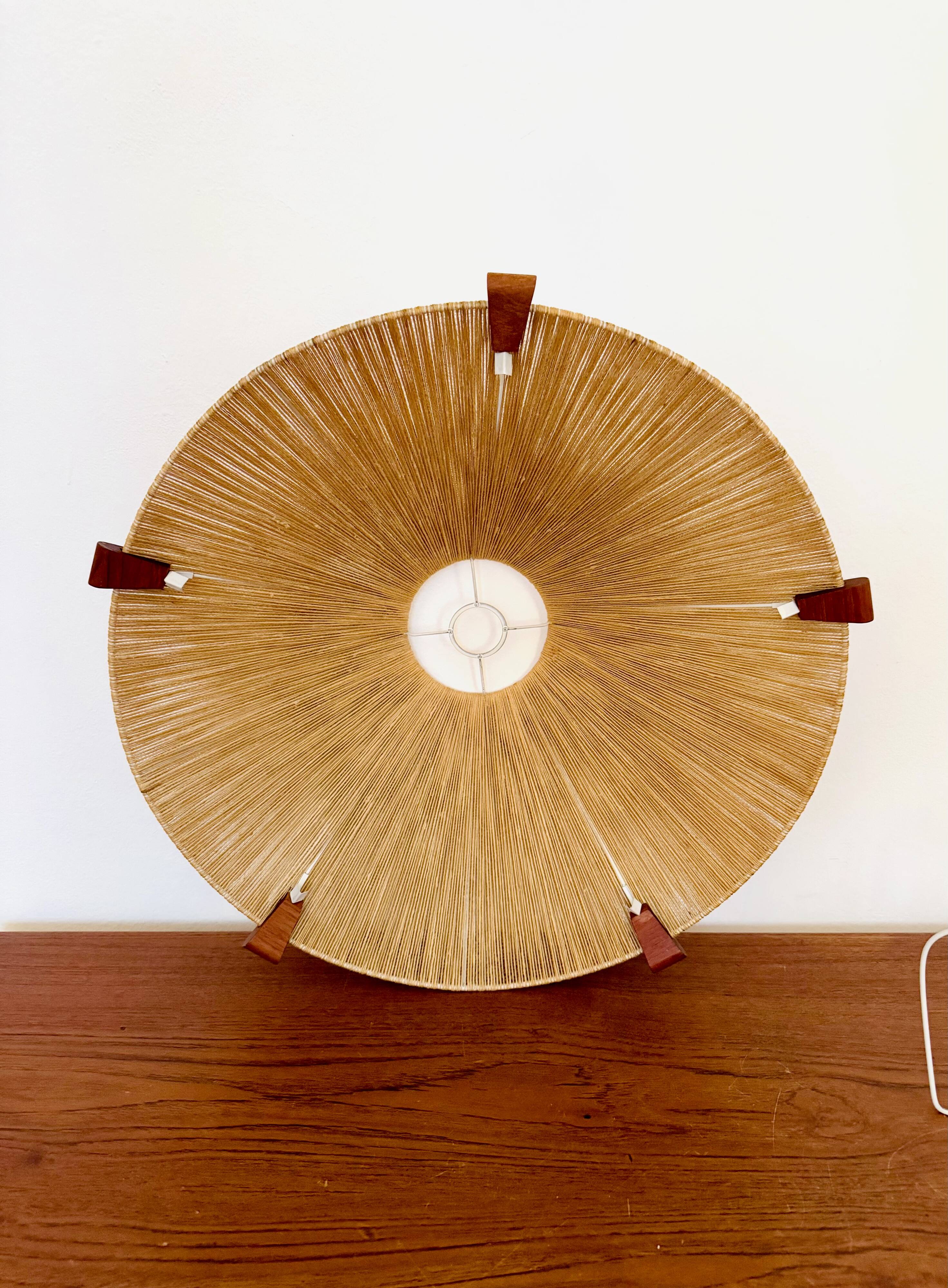 Suspension en sisal et teck par Temde