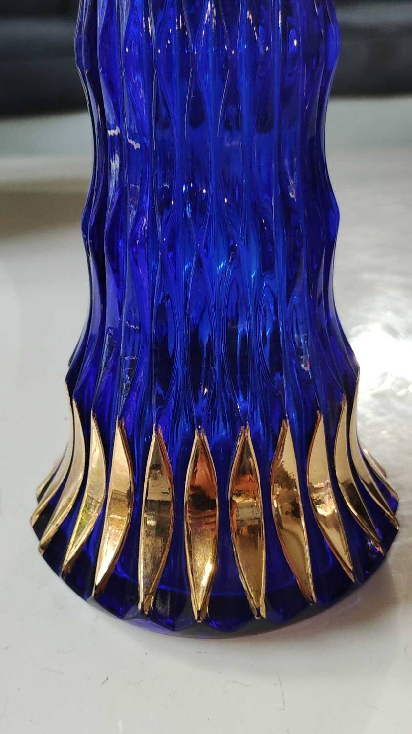 Walther Glas Design Vase, Graphic shape with golden flamed tips. Blown art glass, cobalt blue. Height 25 cm