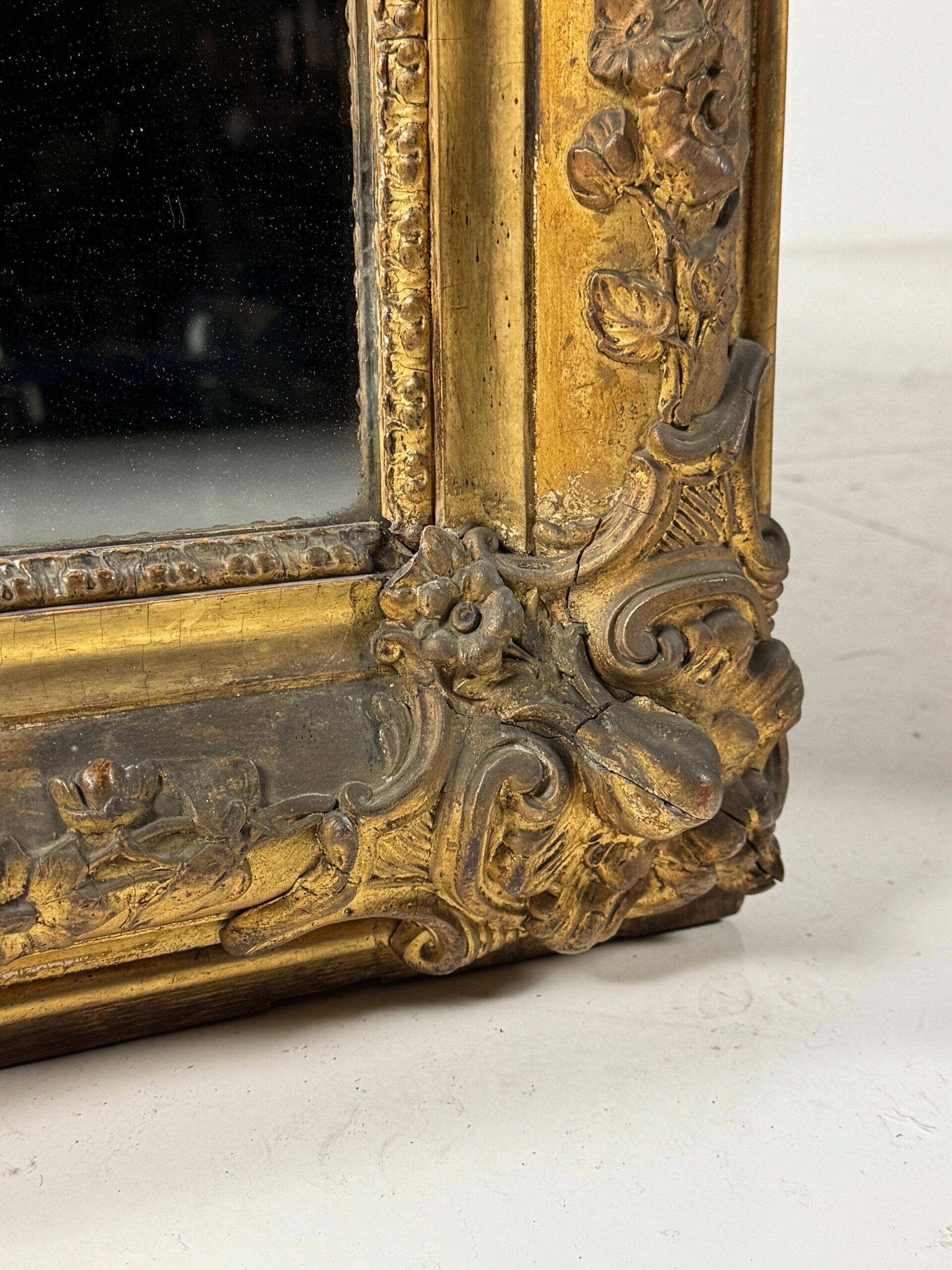 Ensemble de 2 miroirs dorés antiques français du 19ème siècle
