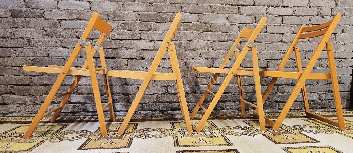 Set de 4 chaises pliantes dépareillées vintage