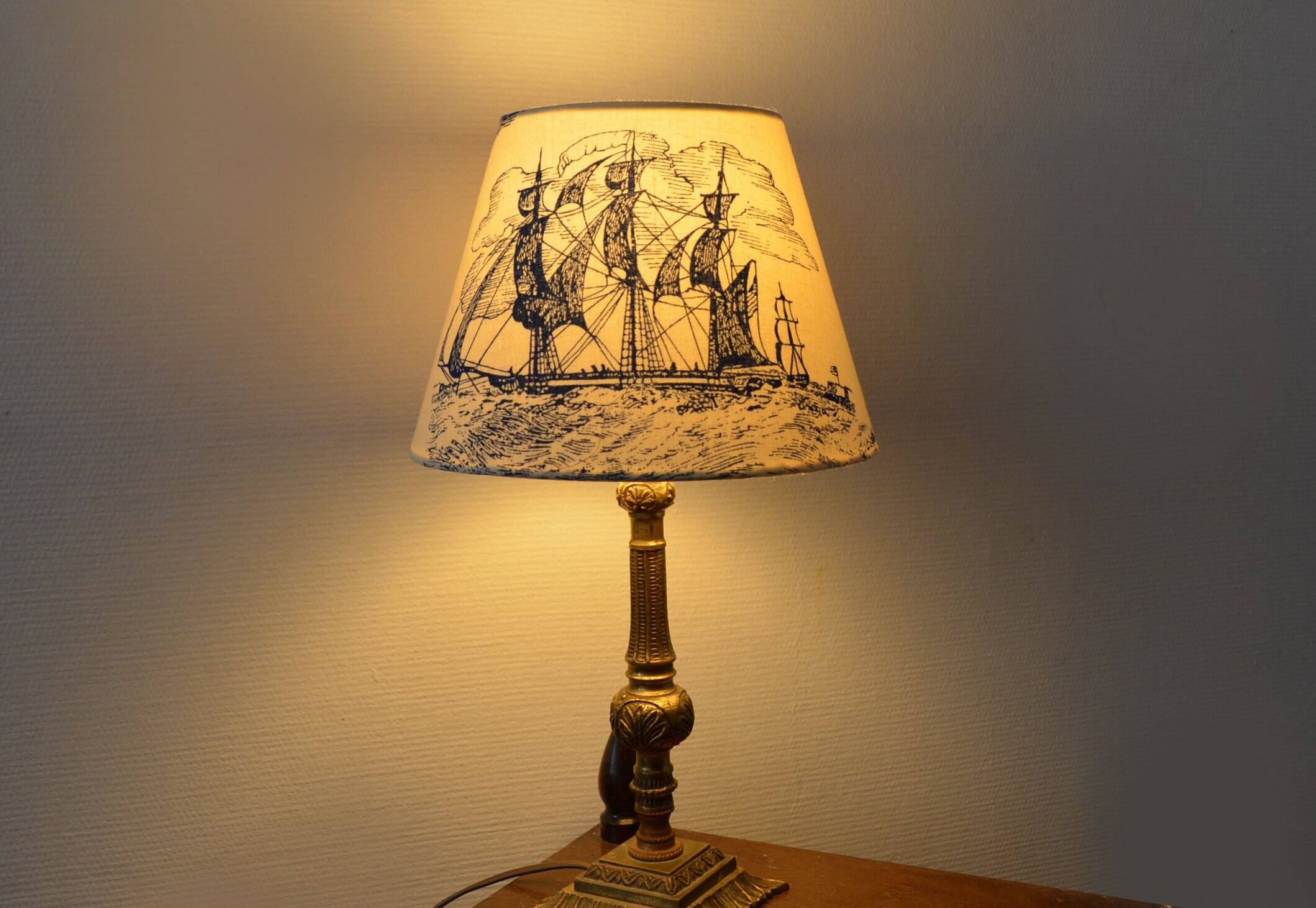 Marine decoration lampshade, antique blue toile de Jouy