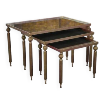 Tables gigognes