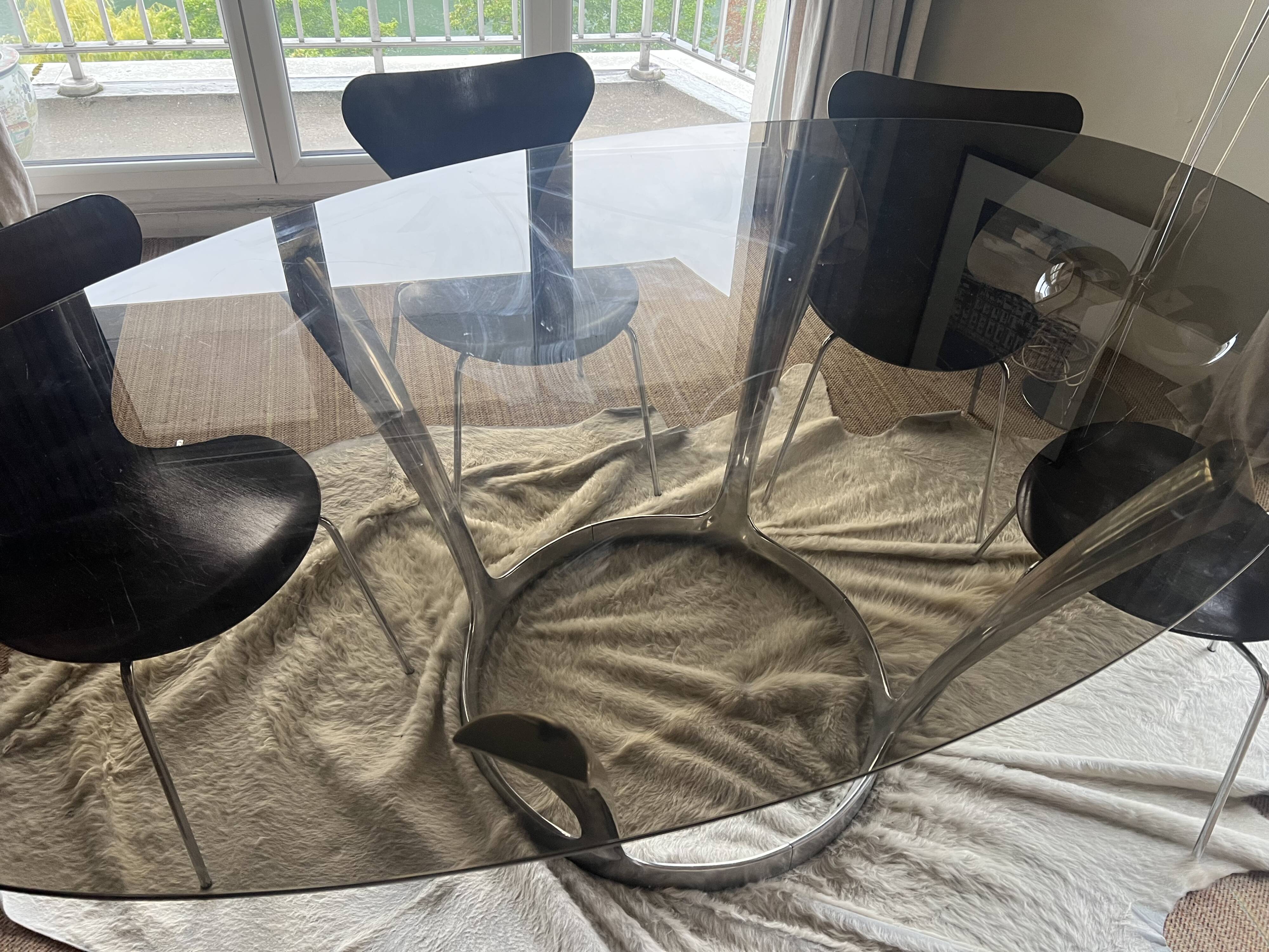 Table ovale Pierre Charon 1970