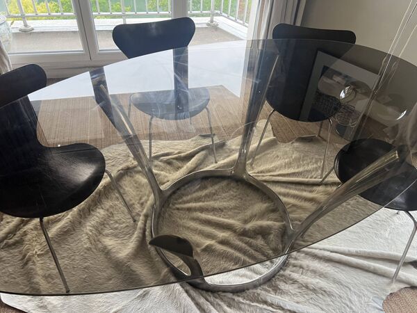 Table ovale Pierre Charon 1970
