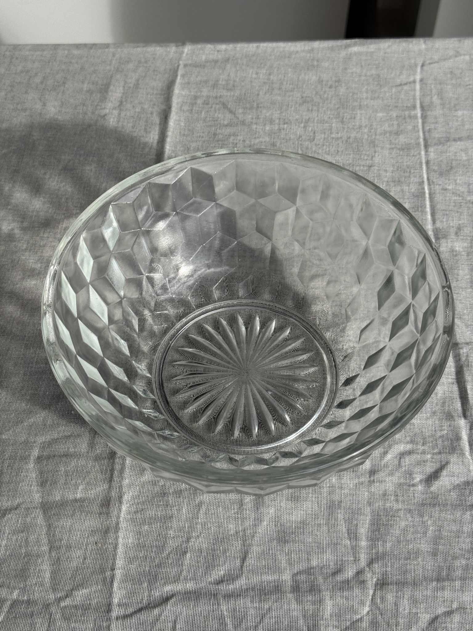 Petit saladier en verre vintage à motif de cubes